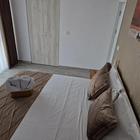 Crystal Sands Apartament